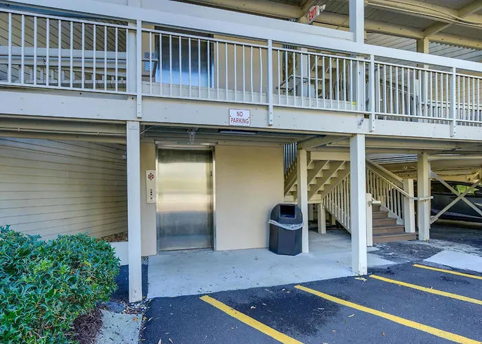 Beachfront Condo With Pool Access In Hilton Head!